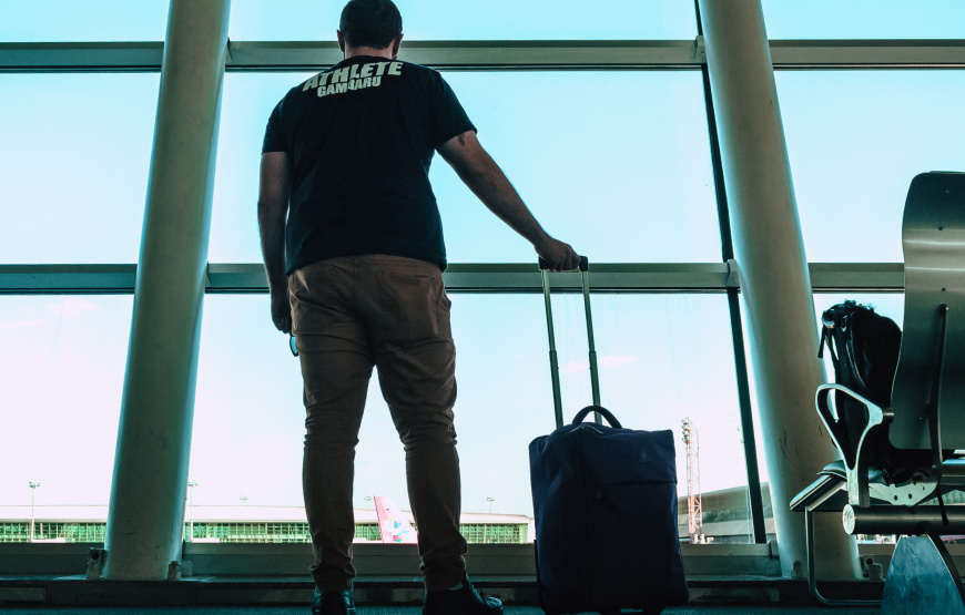 pexels-victor-freitas-1381415-scaled-870x555